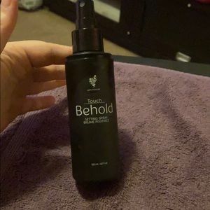 Younique Setting Spray